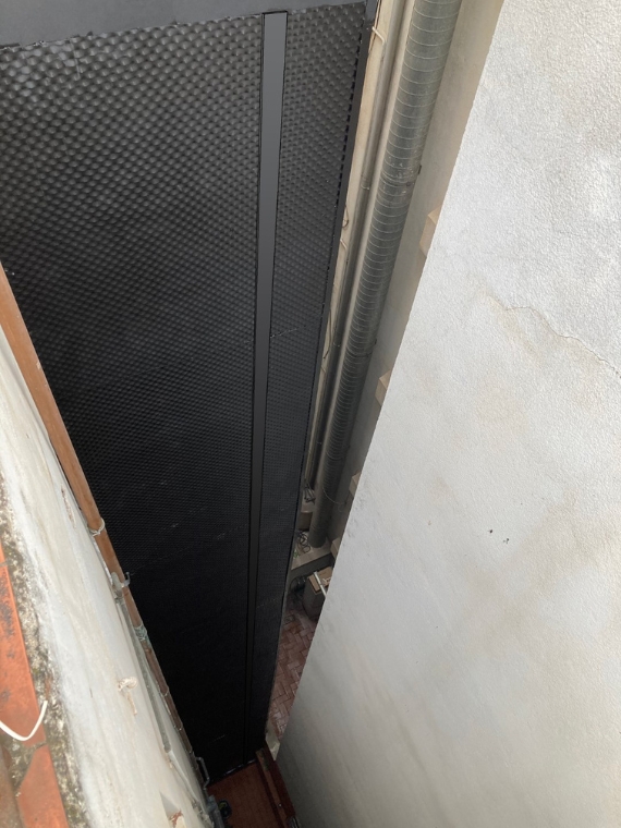 Consolidació estructural, instal·lació d’ascensor i restauració de vestíbul d’edifici carrer Viladomat per CEB Arquitectes